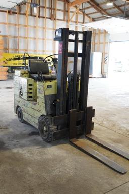 Allis Chalmers ACC30PS Forklift