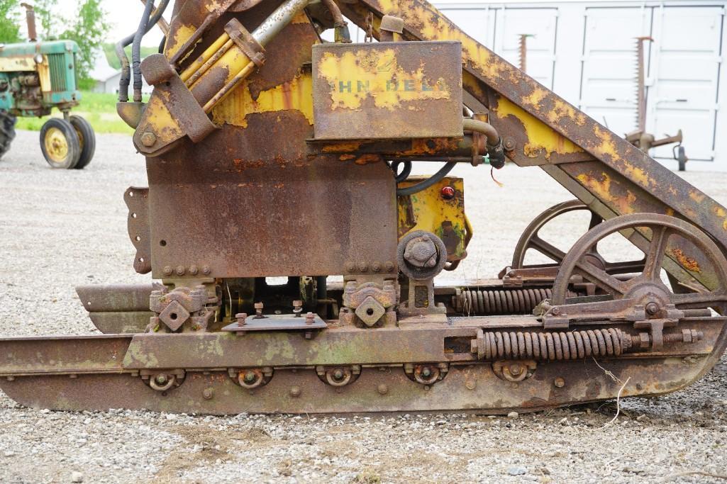 John Deere 90 Loader Frame