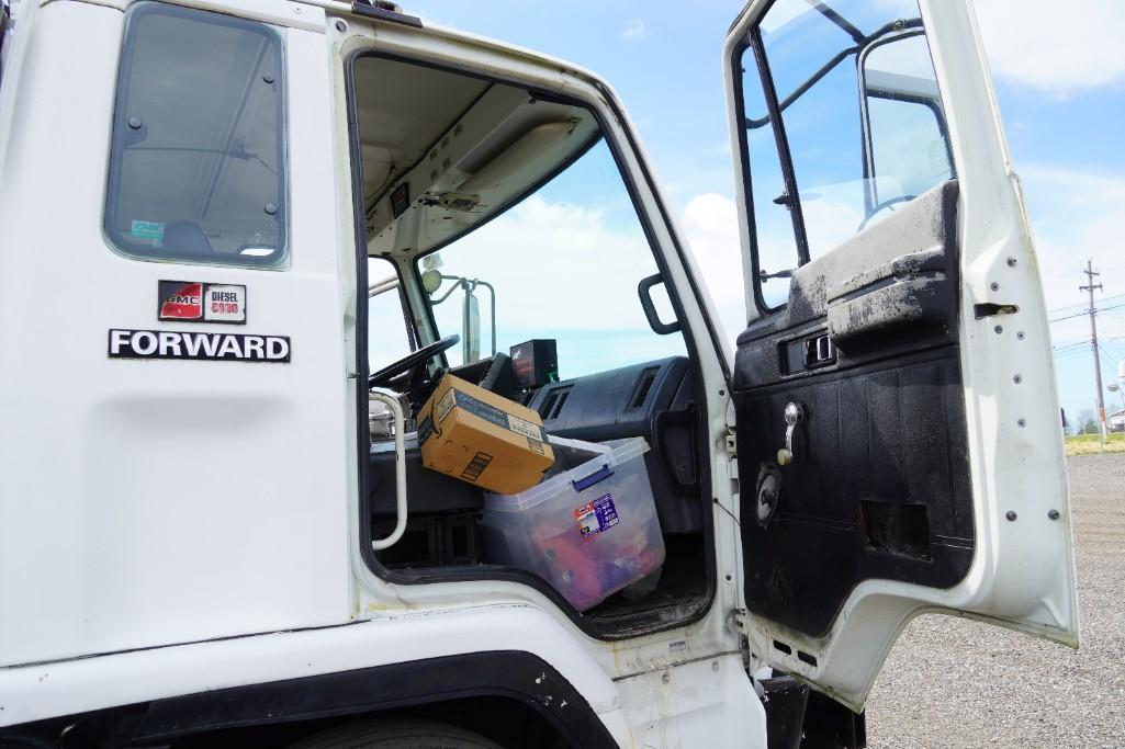 1990 GMC W6000 Line Painting Truck