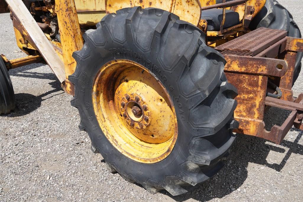 John Deere 440 Tractor