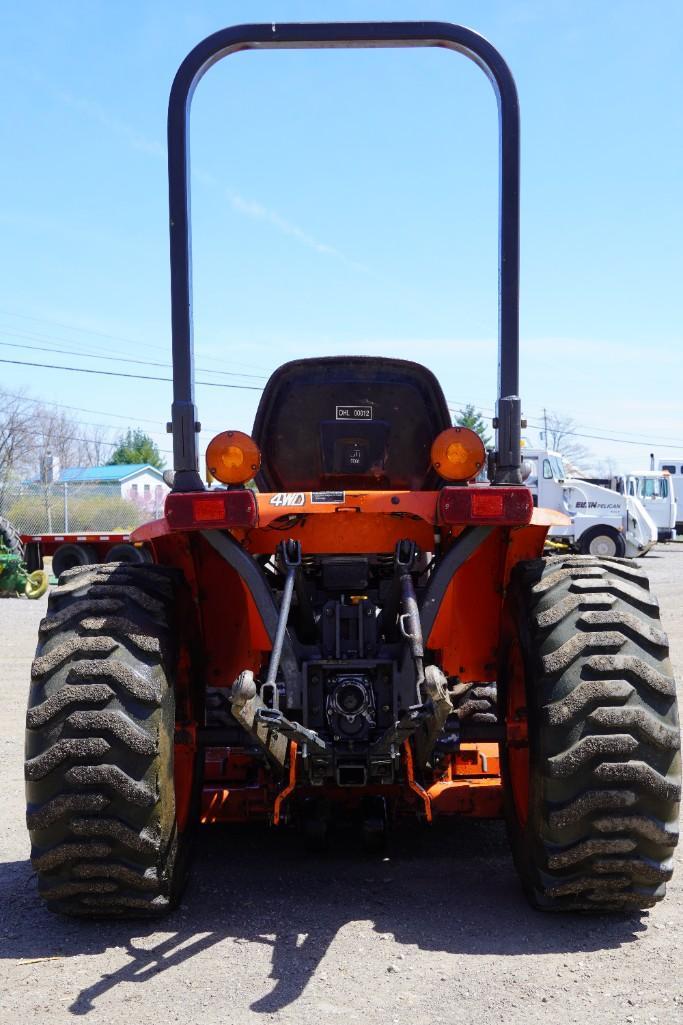 Kubota B2400HSD Tractor