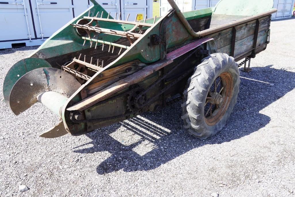 John Deere L Manure Spreader