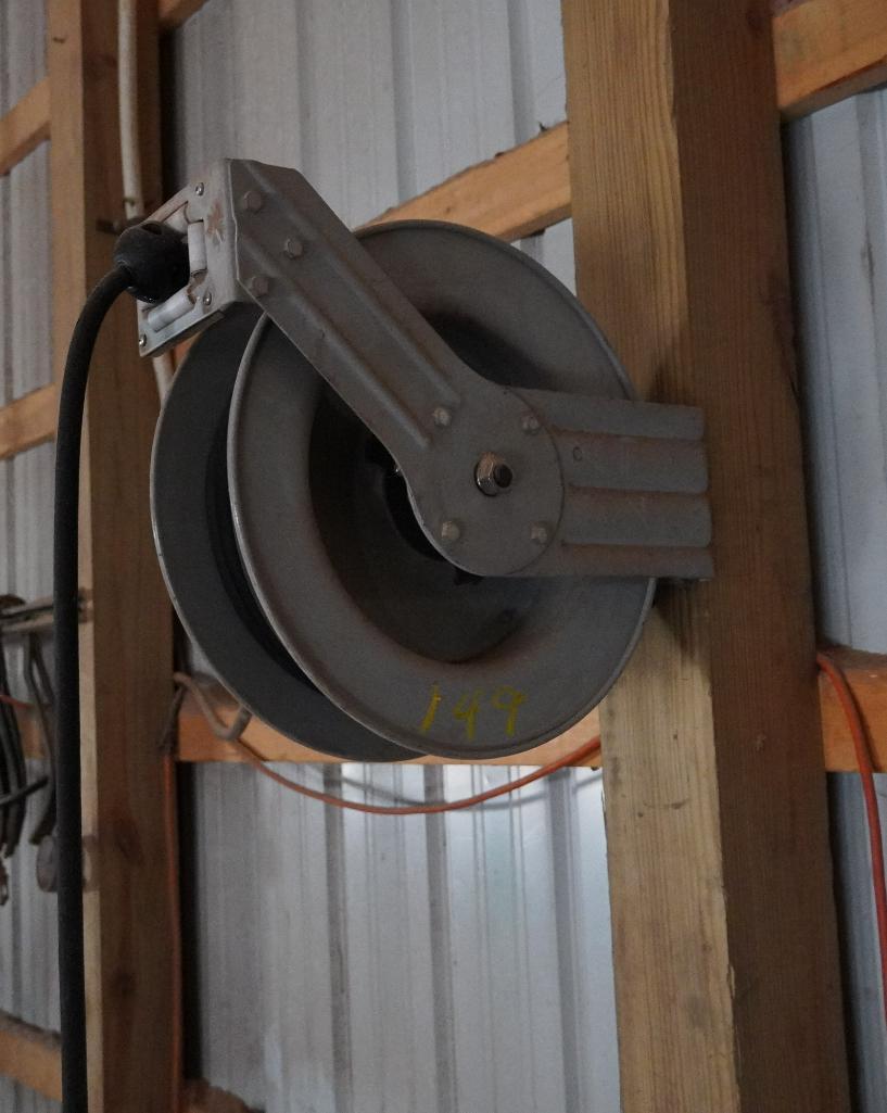 Klutch Retracting Air Hose Reel with Hose