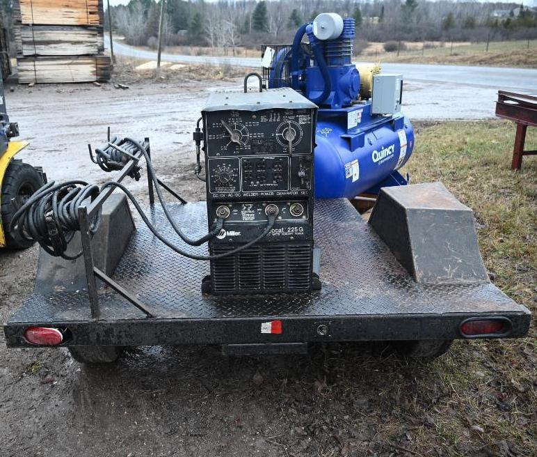 Miller 225G AC/DC 8000 Watt Welder/Generator