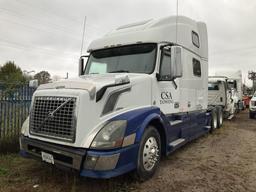 2007 Volvo VNL Truck with Sleeper Cab