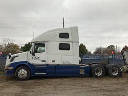 2007 Volvo VNL Truck with Sleeper Cab