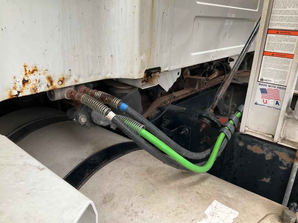2007 Volvo VNL Truck with Sleeper Cab