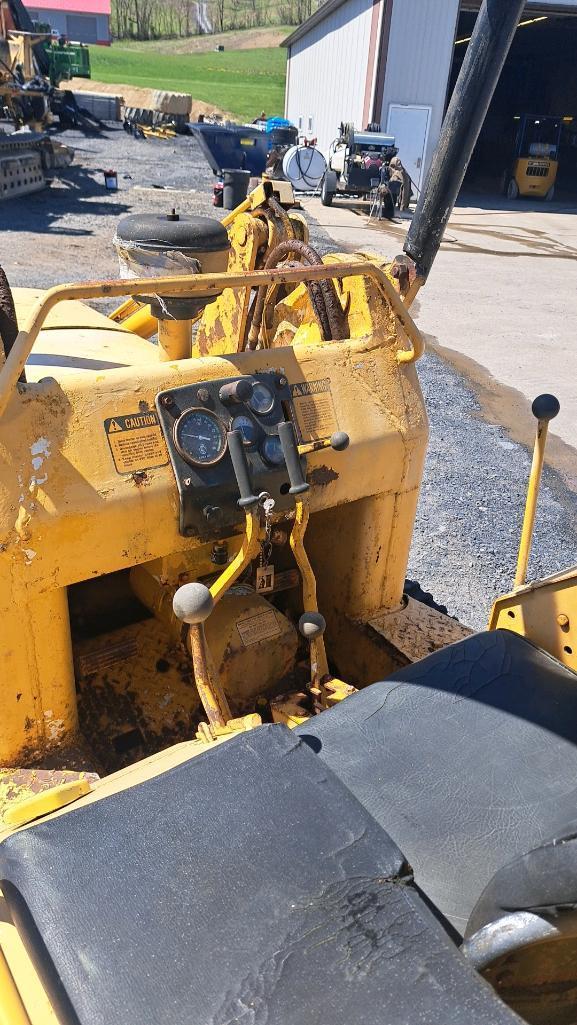 John Deere 350-B Crawler Loader