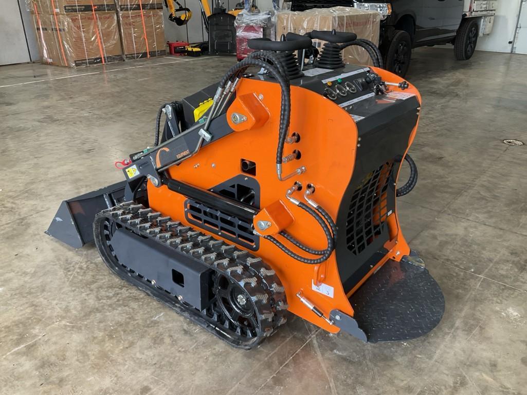 New Land Hero LDH-T460 Mini Track Skid Steer Loader