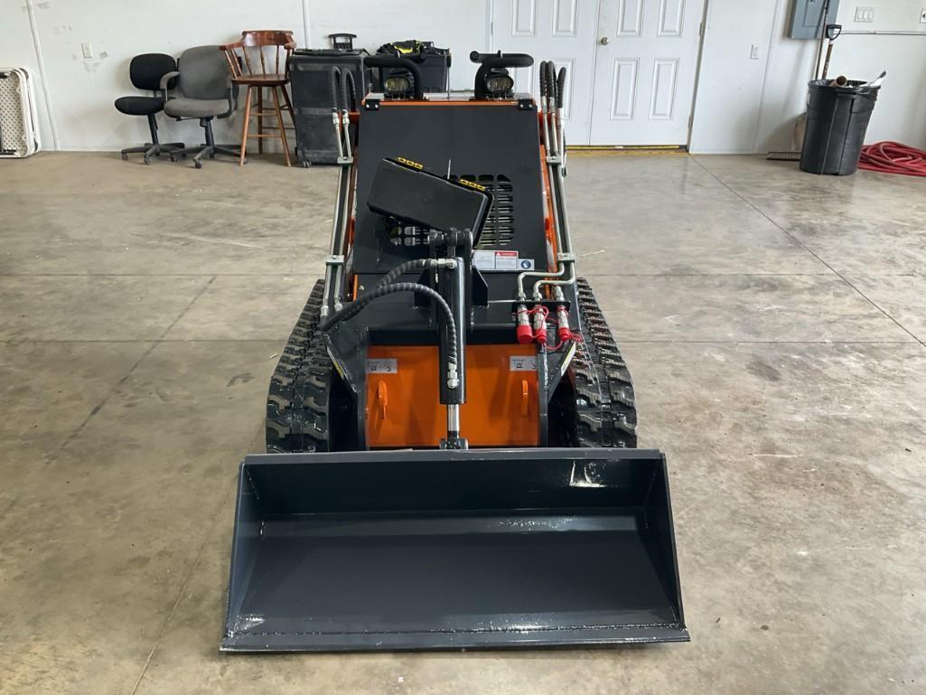 New Land Hero LDH-T460 Mini Track Skid Steer Loader