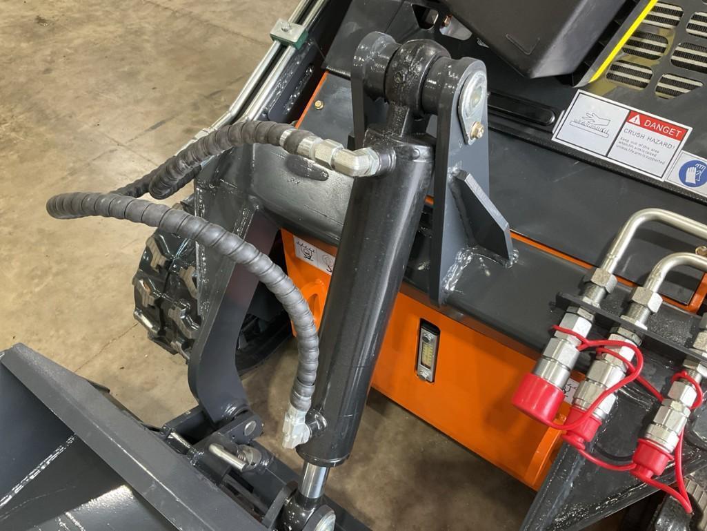 New Land Hero LDH-T460 Mini Track Skid Steer Loader