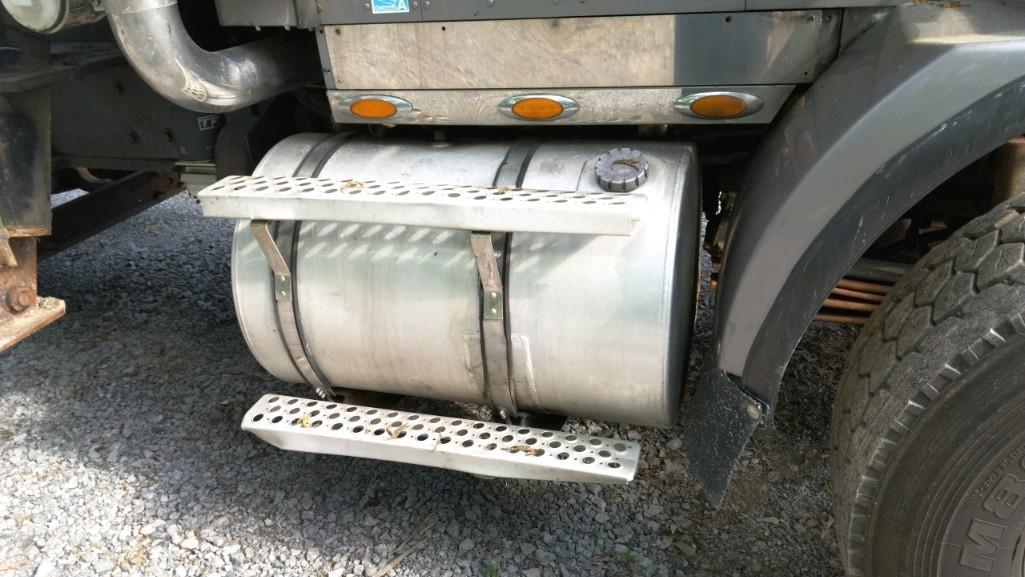 2007 Kenworth T800 Tri Axle Log Truck