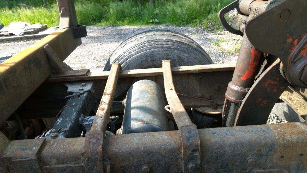 2007 Kenworth T800 Tri Axle Log Truck