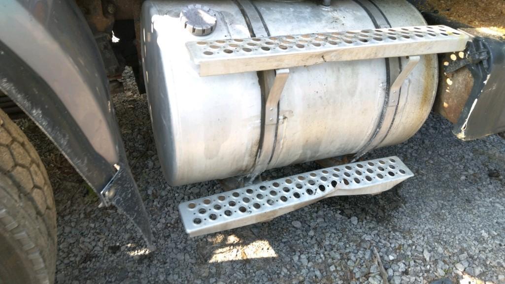 2007 Kenworth T800 Tri Axle Log Truck