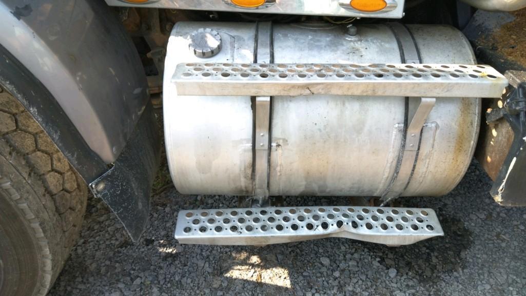 2007 Kenworth T800 Tri Axle Log Truck
