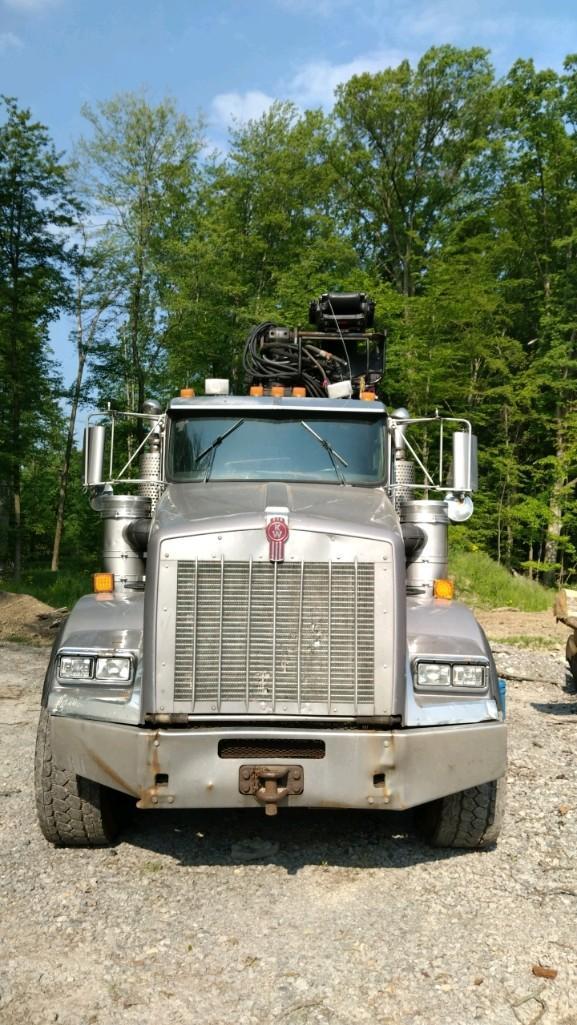 2007 Kenworth T800 Tri Axle Log Truck
