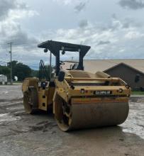 2015 Caterpillar CB64 Double Drum Roller Compactor