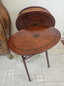 BOMBAY CO. SET OF 4 OVAL TV TRAY TABLES WITH STAND