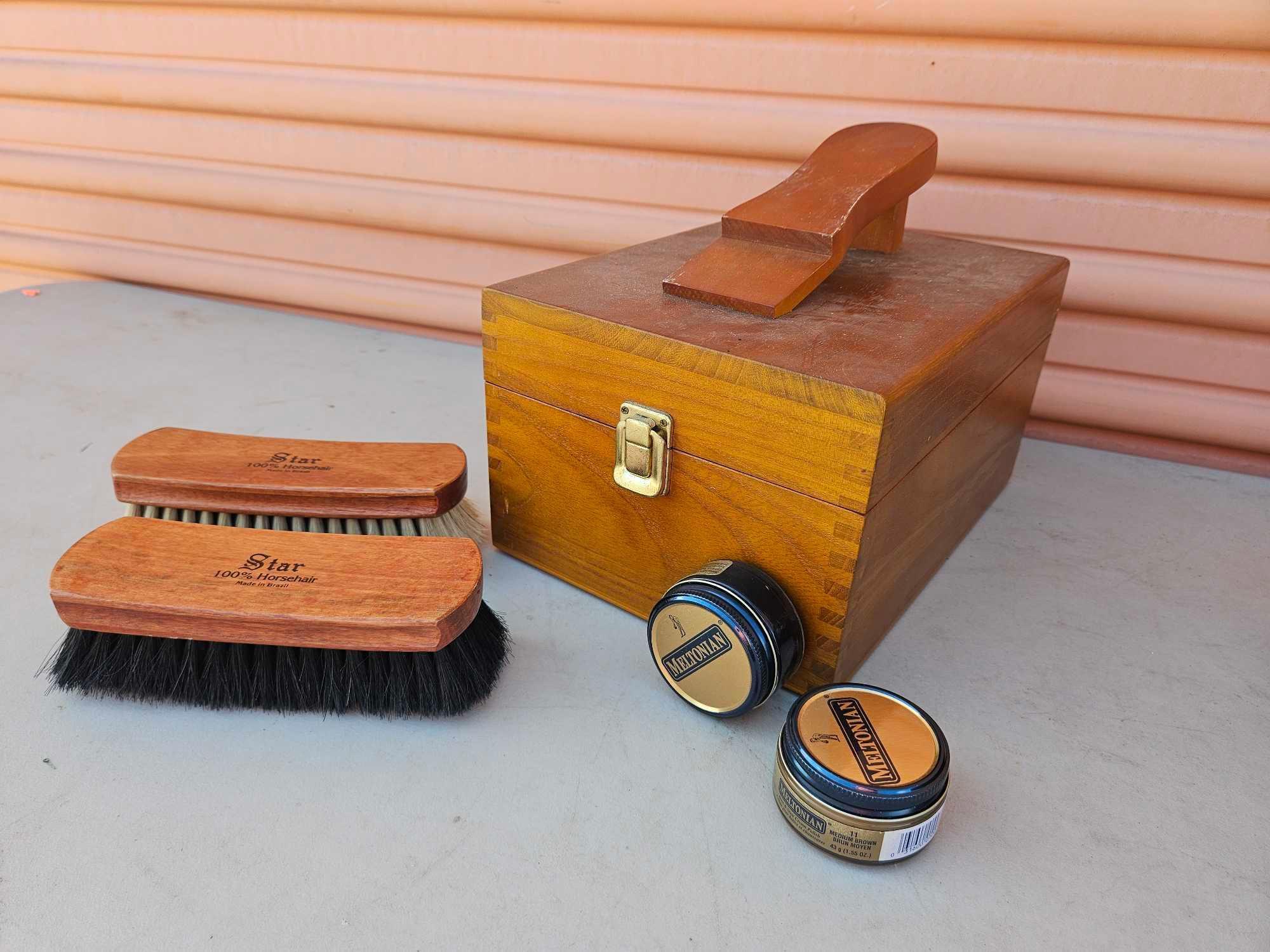 WOODEN SHOESHINE BOX WITH 100% HORSEHAIR BRUSHES