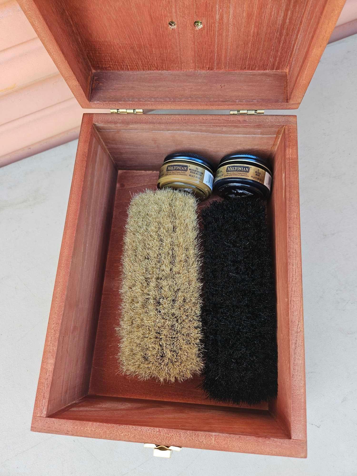 WOODEN SHOESHINE BOX WITH 100% HORSEHAIR BRUSHES