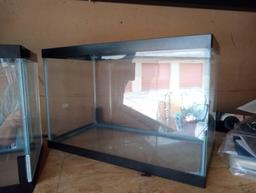 16" X 10.5" X 8.5' SMALL GLASS AQUARIUM