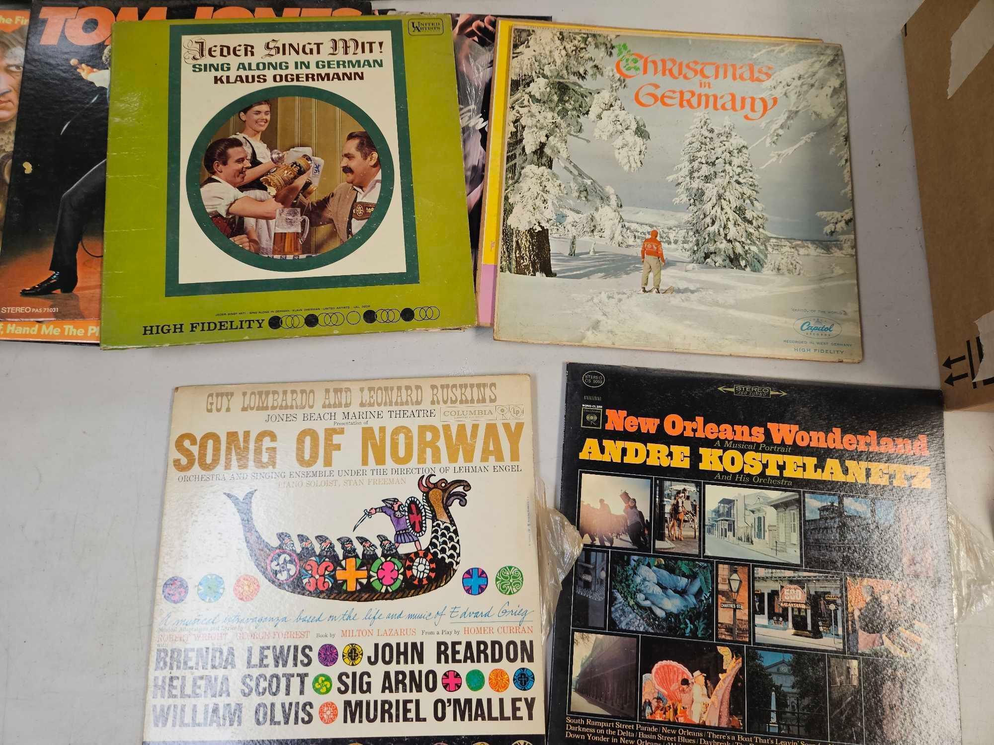 VINTAGE LP VINYL ALBUMS - STREISAND, LAUGH-IN, SAMMY DAVIS JR, GERMAN! MORE