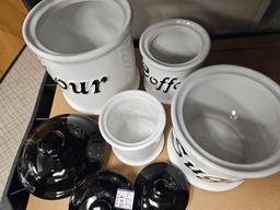 BLACK AND WHITE CANISTER SET