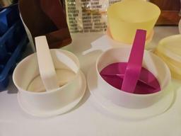 TUPPERWARE GROUPING, INCLUDING JELLO MOLDS, HAMBURGER, PRESSES, SCOOPS LARGE, PLUS