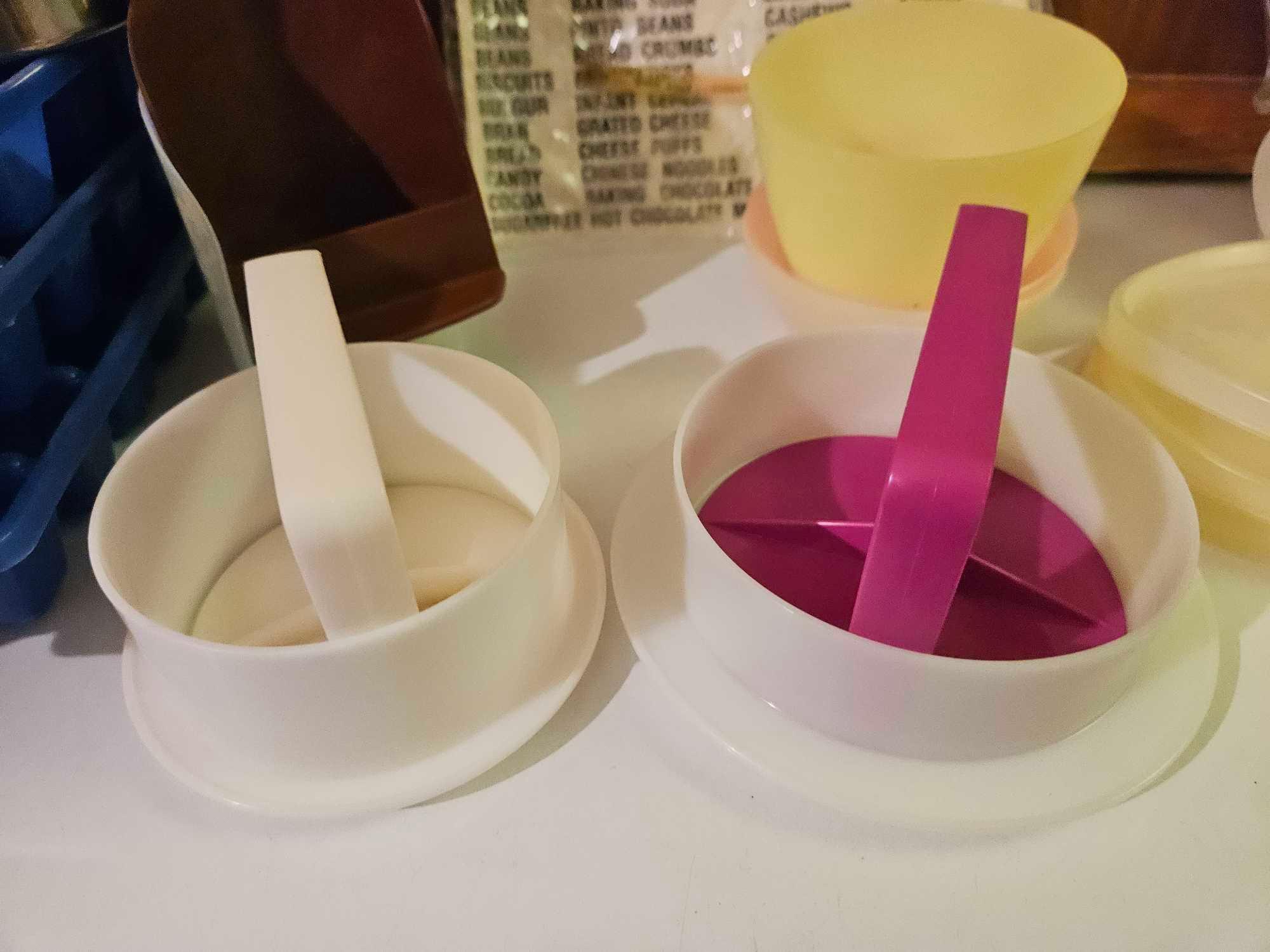 TUPPERWARE GROUPING, INCLUDING JELLO MOLDS, HAMBURGER, PRESSES, SCOOPS LARGE, PLUS