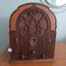 1930s Philco Model 70 Cathedral radio
