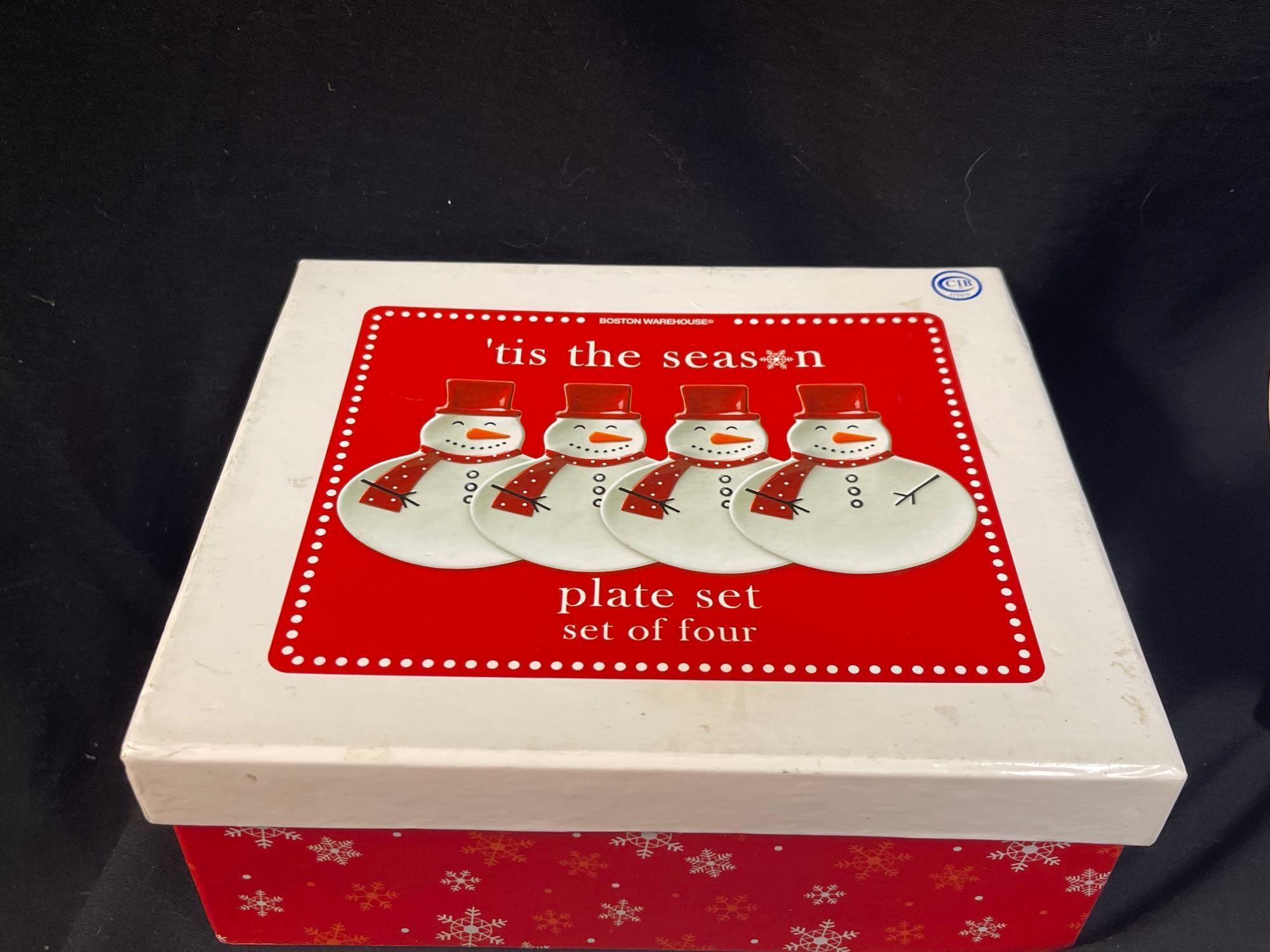 FUN CHRISTMAS PLATES, BOWLS FOR THE HOSTESS WITH THE MOSTEST