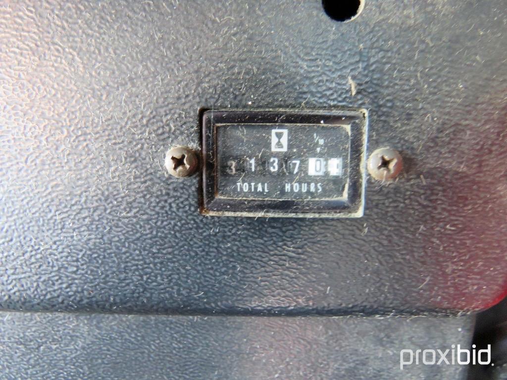 7720 JD Titan II, 30.5x32 R2, 16.9x26, 4 wh., SN 626903