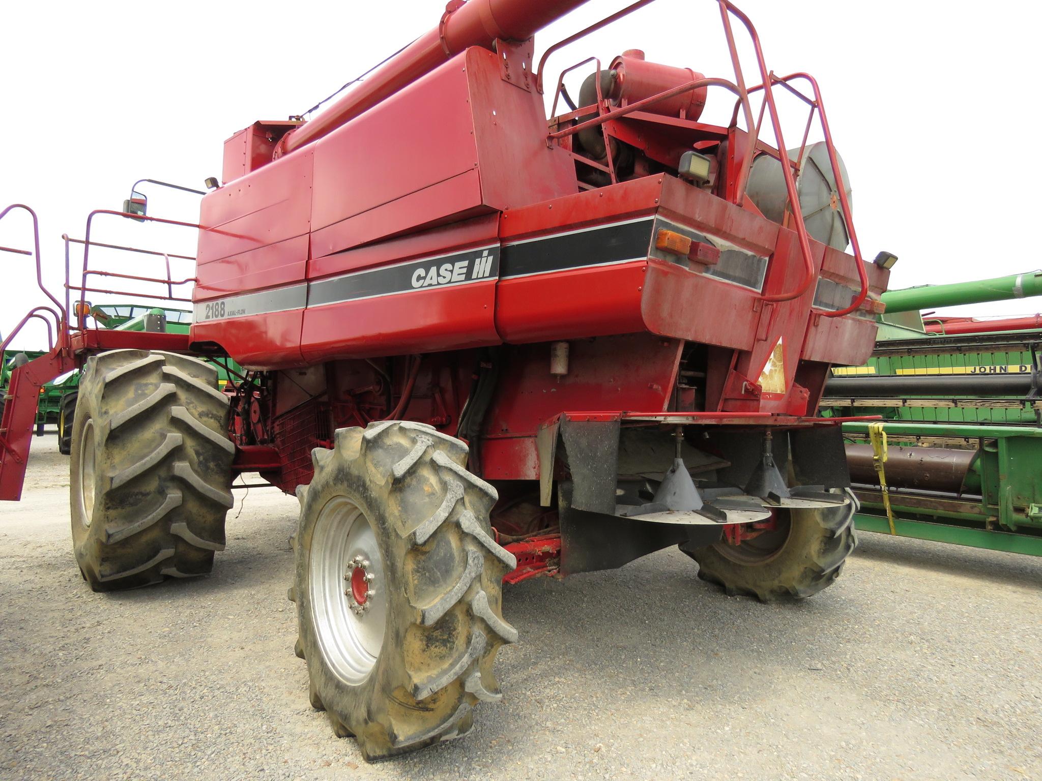 2188 Case IH, 900/65R32 R2, 18.4x30, SN JJC0195123
