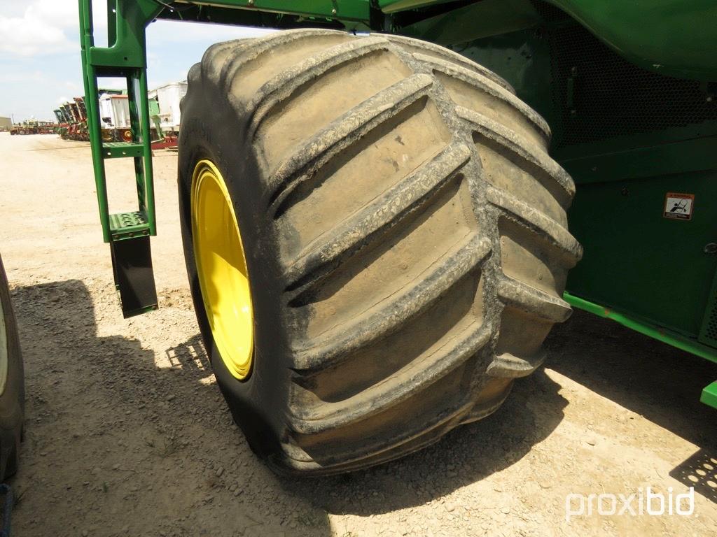 9750 STS JD, 68x50x32 flotation, 4 wh., chopper, 2681 hrs., 2003 yr., SN 700709