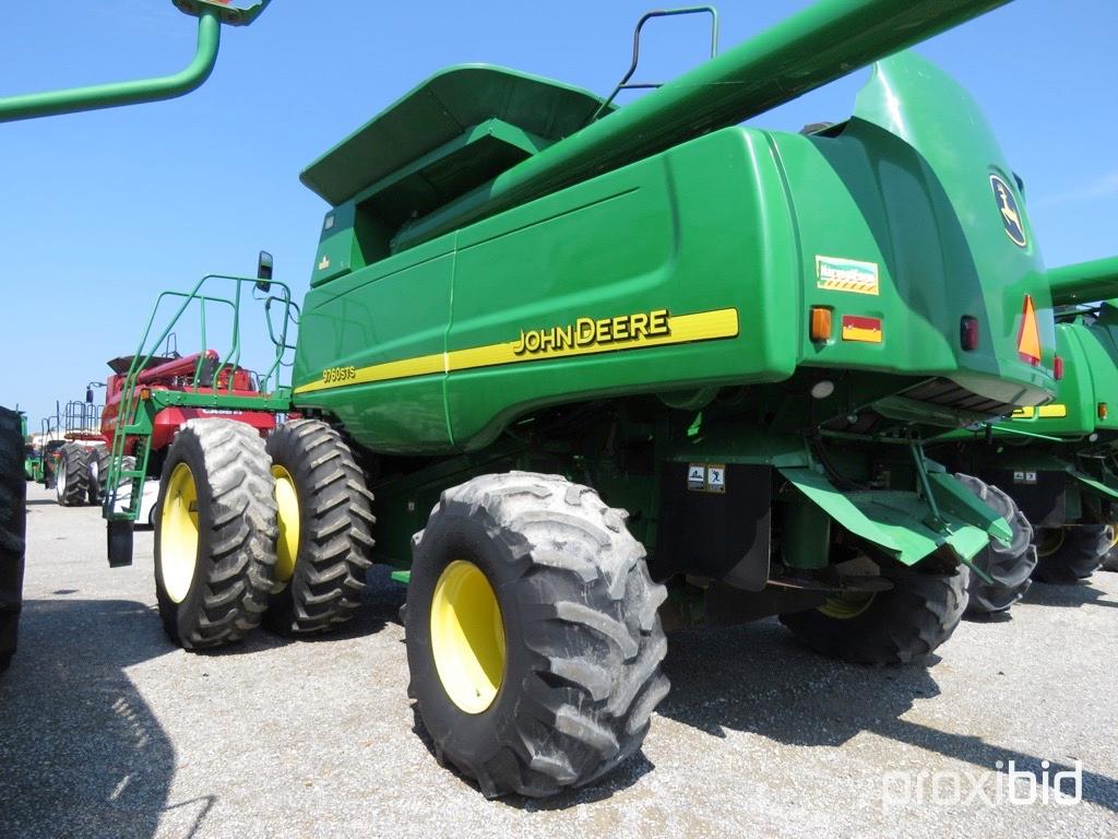 9760 STS John Deere Combine