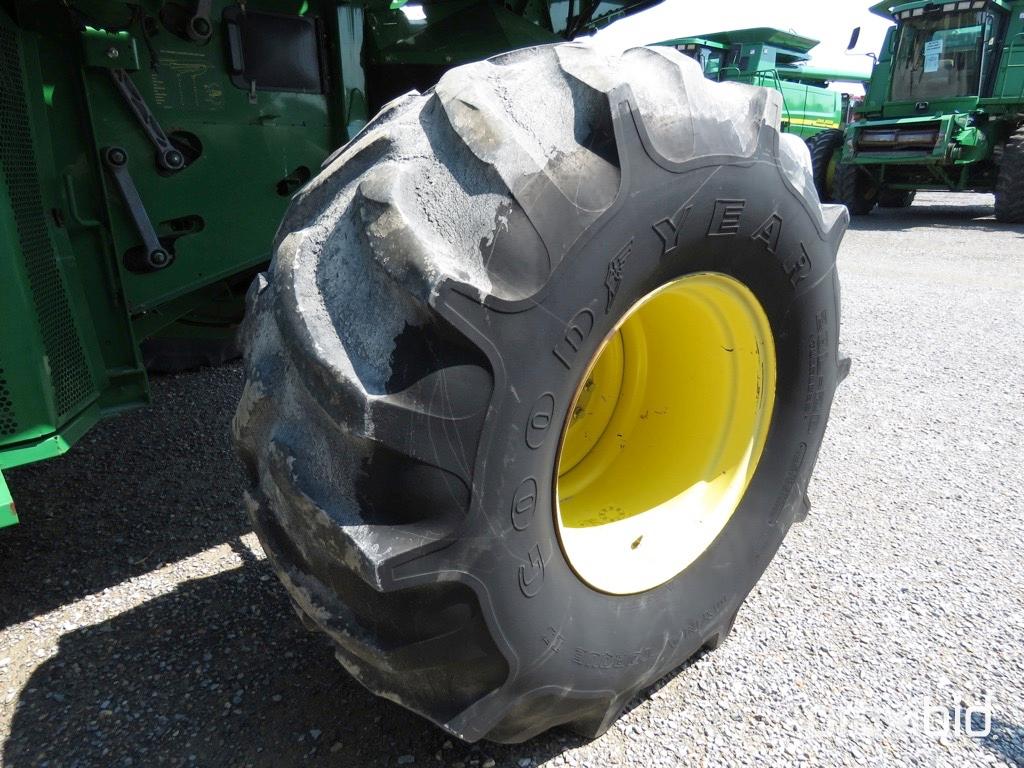 9760 STS John Deere Combine