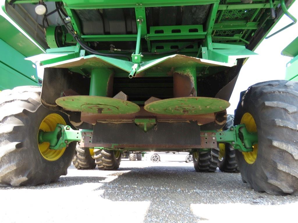 9760 STS John Deere Combine