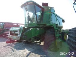 9500 John Deere Combine