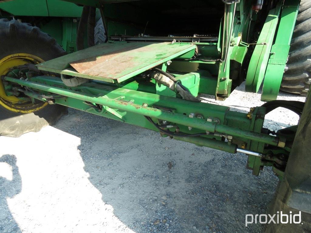 9500 John Deere Combine