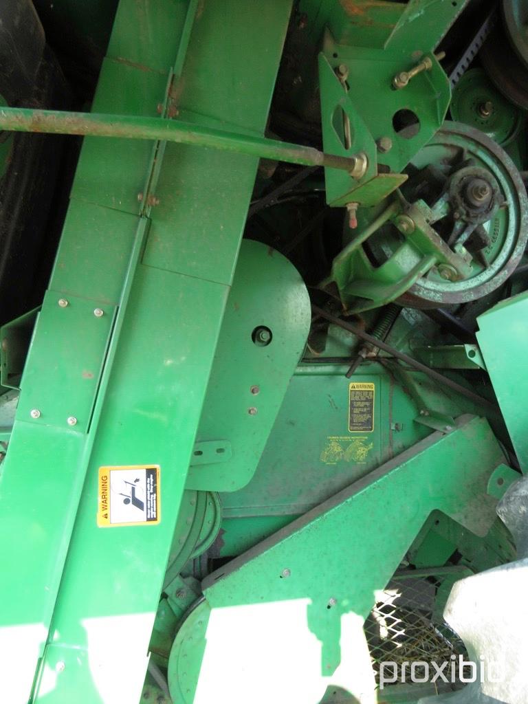 9500 John Deere Combine