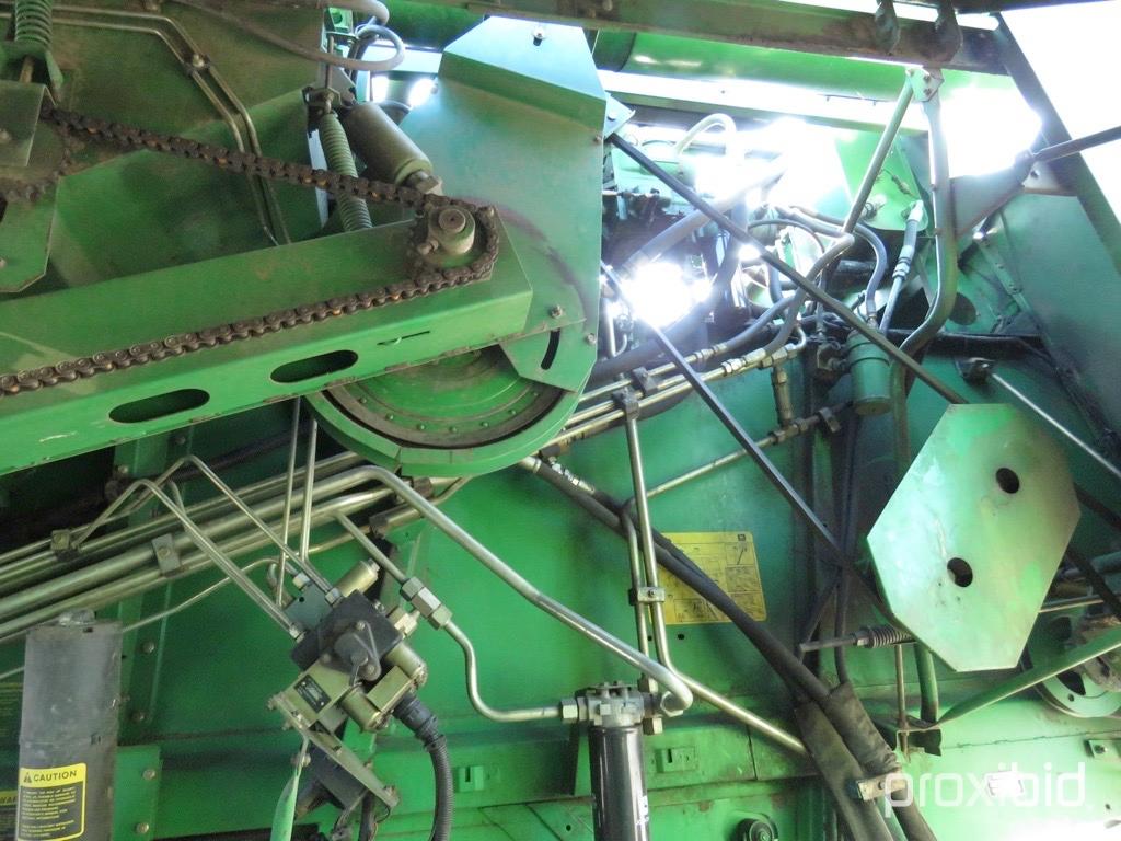 9500 John Deere Combine