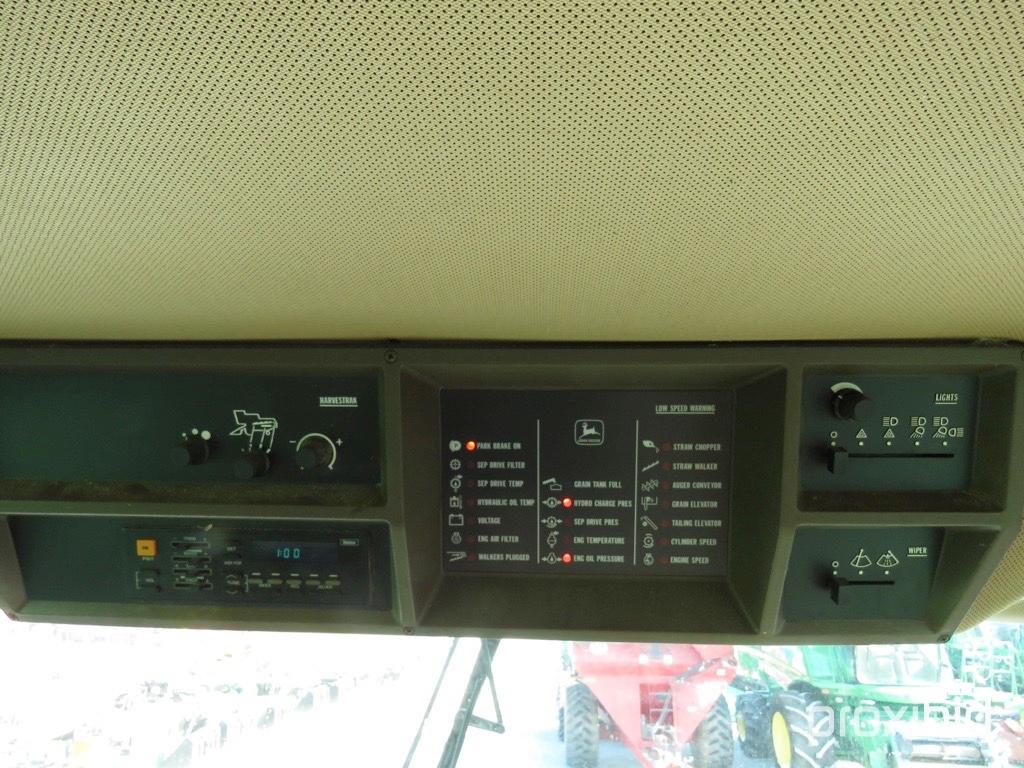 9500 John Deere Combine