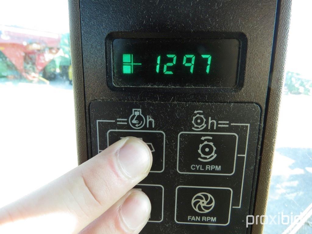 9500 John Deere Combine