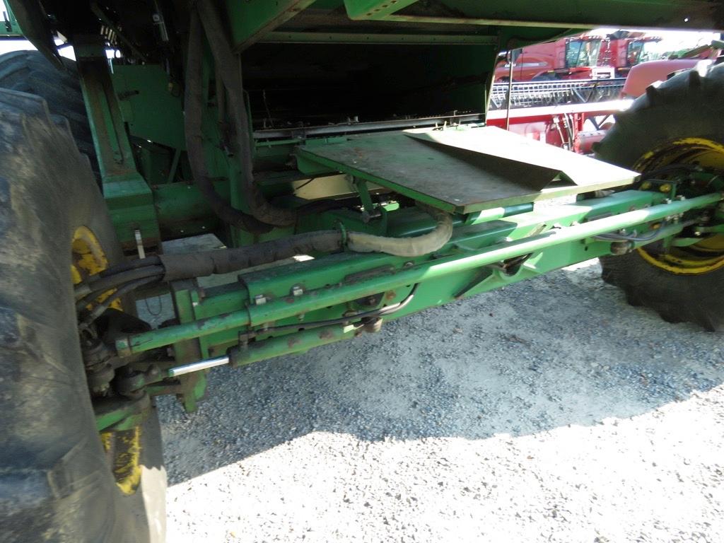 9500 John Deere Combine
