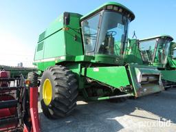 9500 John Deere Combine