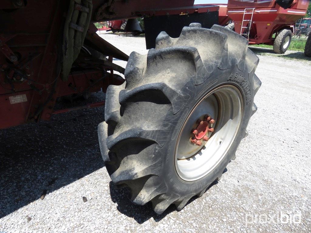 1660 Case IH Combine