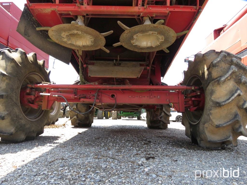 1660 Case IH Combine