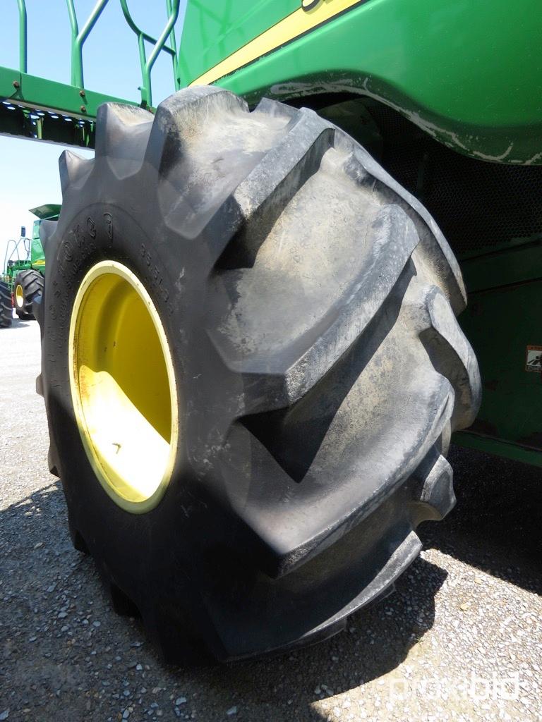 9750 STS John Deere Combine