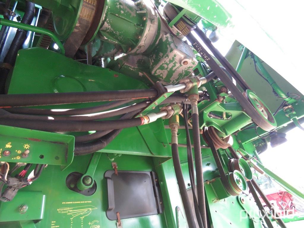9750 STS John Deere Combine