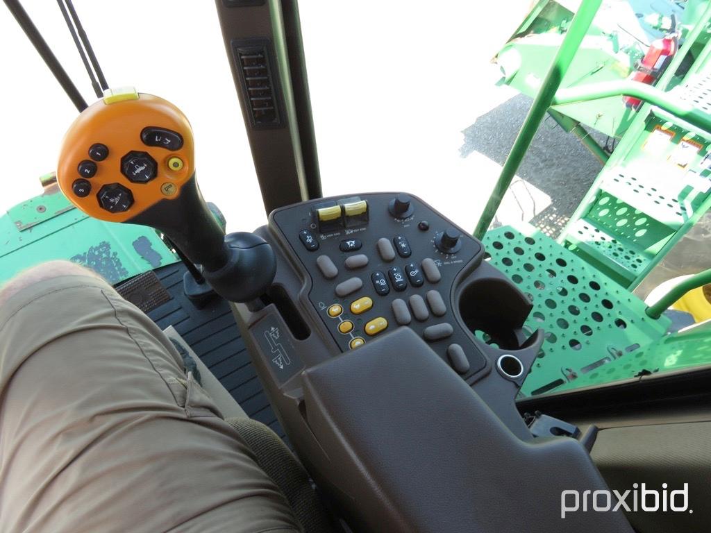 9750 STS John Deere Combine